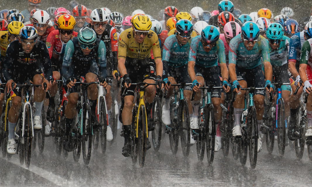 Epic Rainy Battle & Dramatic Comeback! Thrilling Chaos Unfolds at Stage 5 of the 2026 Giro d’Italia
